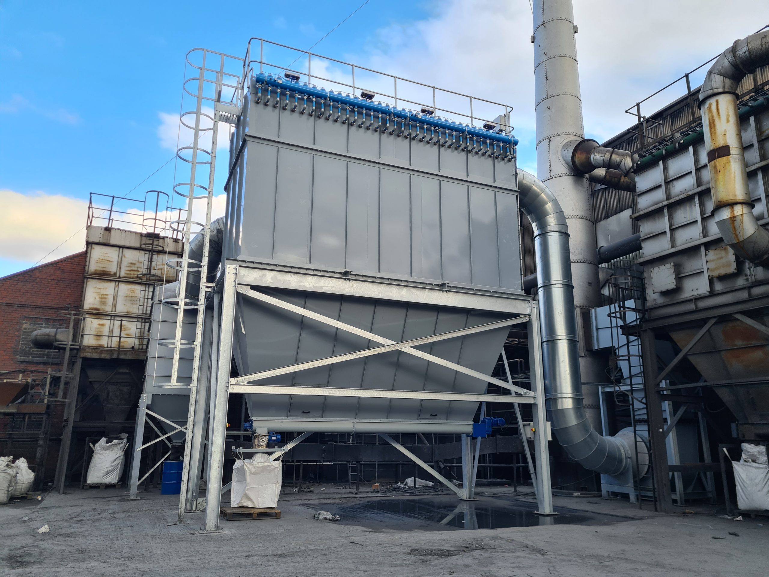 Bag Filter,Baghouse,pulse jet, bag filter, dust air filtration, filtration, tamworth, west midlands, west midlands filtration, LEV, LEV reporting, LEV testing. cleaning air, clean air, safe working environments, nederman, dust collectors, nordfab, wet collectors, fume extraction