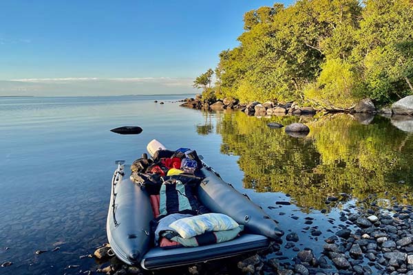 lightweight inflatable boats with catamaran hulls