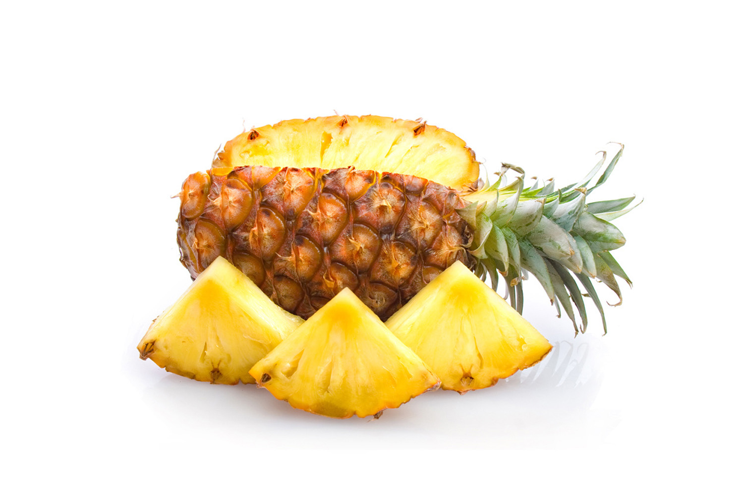 Pineapple. Ананас. Ананас на белом фоне. Фрукты ананас. Ананас апельсин.