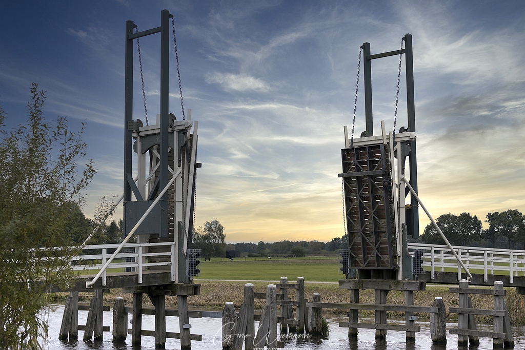 Sloop Enkeerdbrug Marsdijk begonnen 19 oktober 2020 - Gino Fotografie