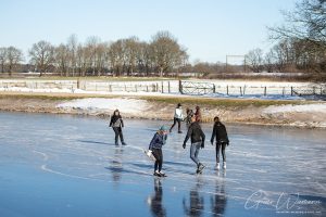 Schaatsen op het kanaal 13 februari 2021 Marsdijk Assen - Gino Wiemann