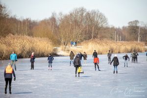 Schaatsen op het kanaal 13 februari 2021 Marsdijk Assen - Gino Wiemann