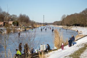 Schaatsen op het kanaal 13 februari 2021 Marsdijk Assen - Gino Wiemann