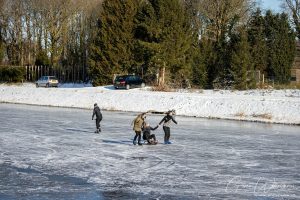 Schaatsen op het kanaal 13 februari 2021 Marsdijk Assen - Gino Wiemann