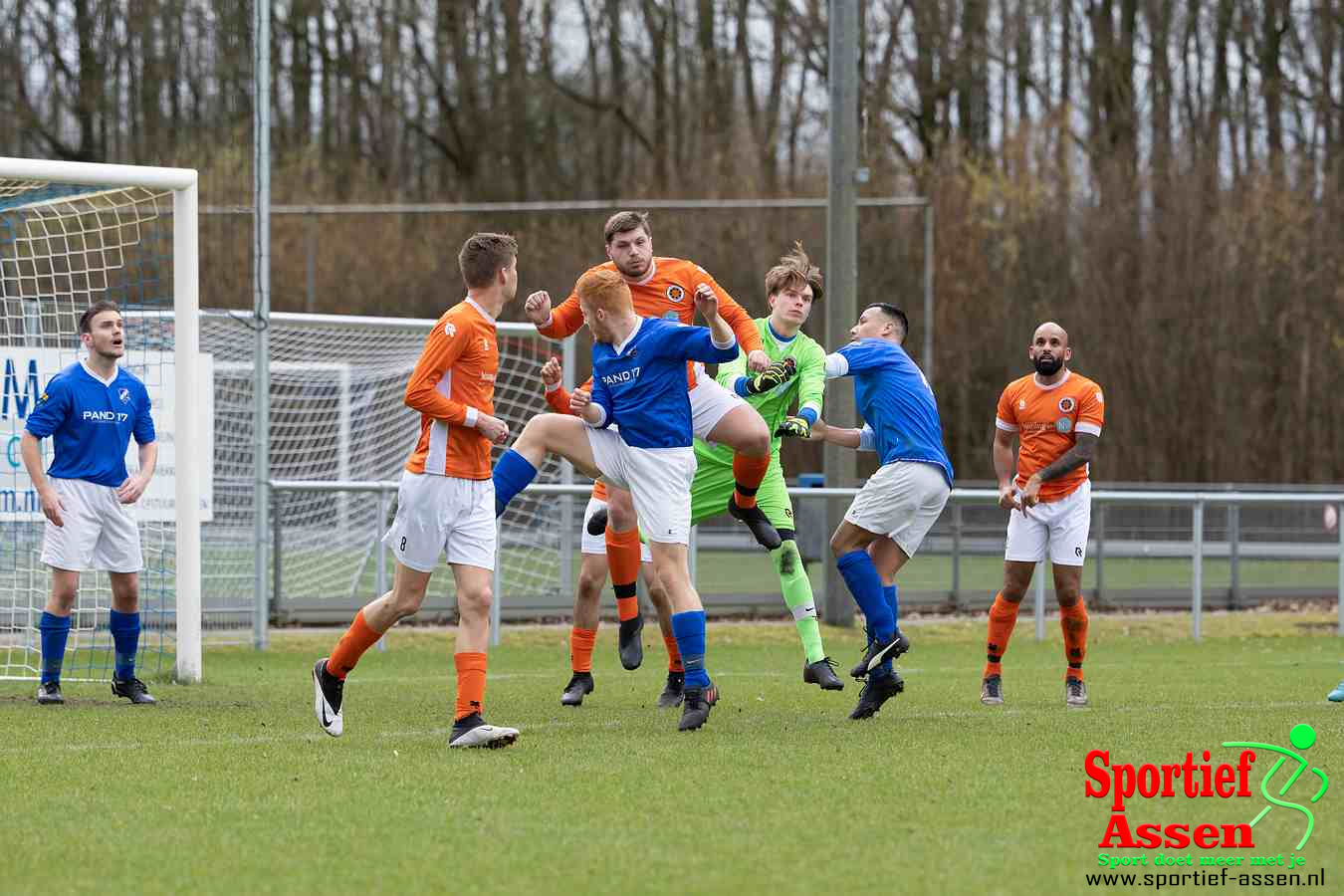 Voetbalfoto's van VV LEO op Sportpark Marsdiek te Loon - © Gino Wiemann