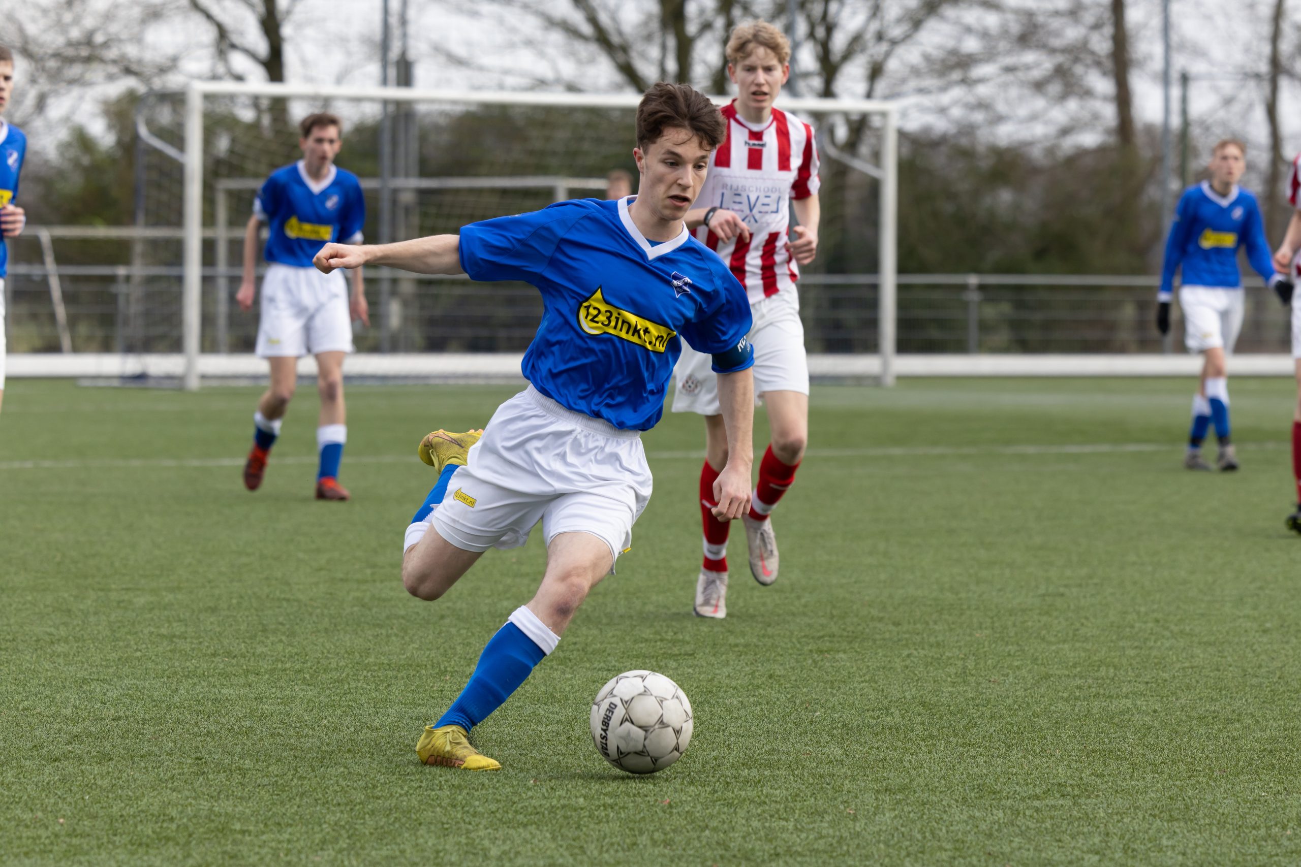 Voetbalfoto's van VV LEO op Sportpark Marsdiek te Loon - © Gino Wiemann