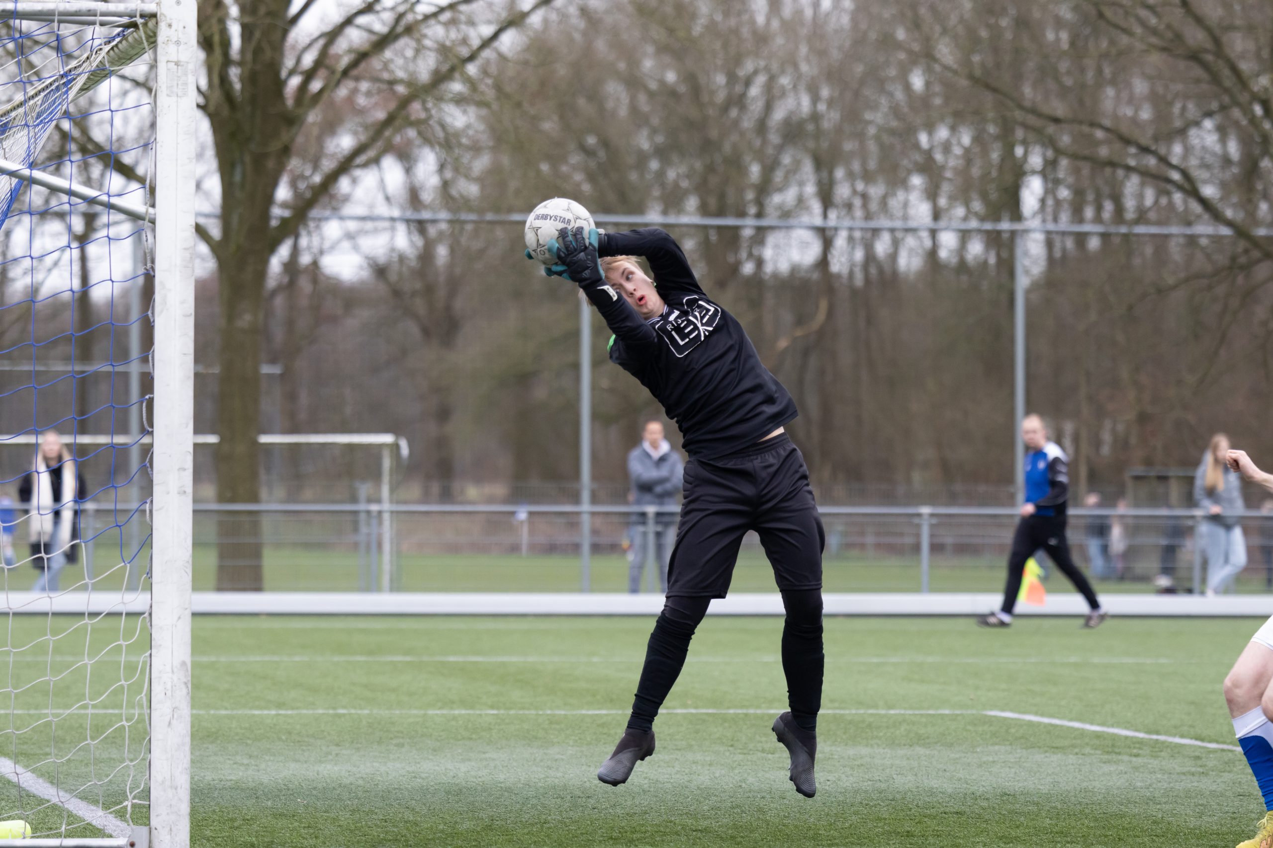 Voetbalfoto's van VV LEO op Sportpark Marsdiek te Loon - © Gino Wiemann