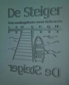 Glasgravure logo Wijkvereniging De Steiger