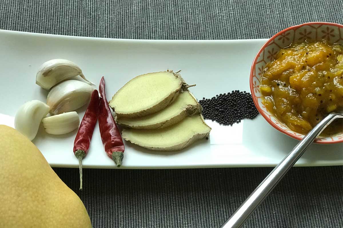 mango chutney and ingredients photo: ©️Nel Brouwer-van den Bergh