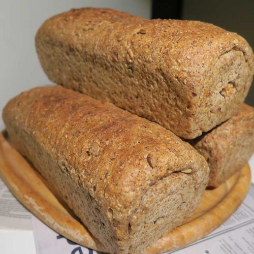 multi-grain-and-seed loafs-stack photo: ©️Nel Brouwer-van den Bergh