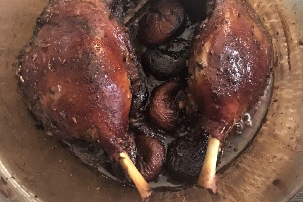 Duck legs from the oven are first marinated - wilfriedscooking