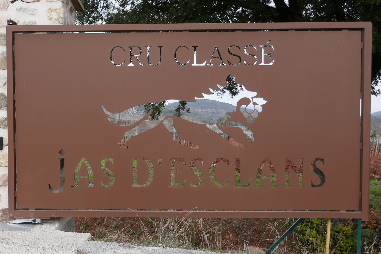 IS ROSÉ A SERIOUS WINE? LVMH INVESTMENT IN CHÂTEAU D'ESCLANS SUGGESTS IT  CAN BE - Provence WineZine