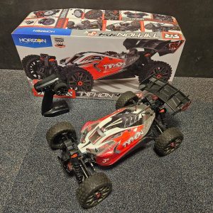 Tweedehands Arrma Typhon 3S BLX (00321839).