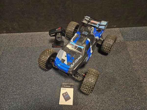 Tweedehands Team Corally Kagama brushless truggy RTR - Blauw (00325769).