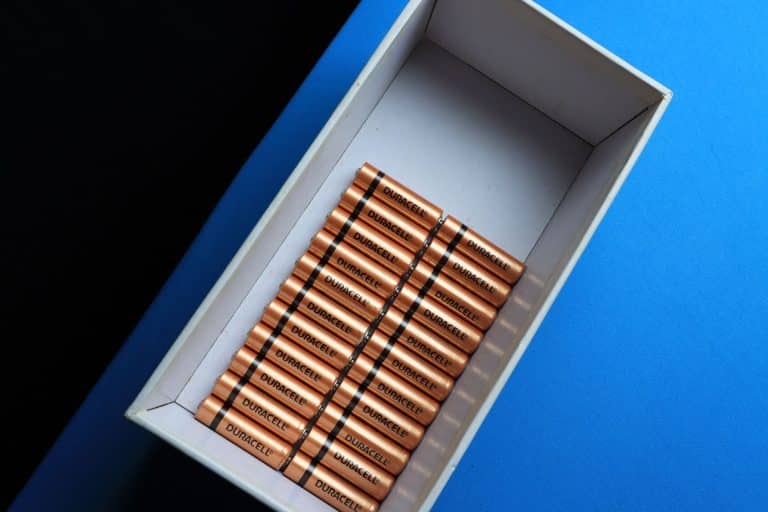 University of Illinois researchers Paul Rozzi, Kyle Smith and JeongA Lee with their battery-like CO2 capture device - battery-like direct air capture device