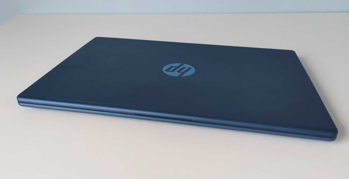 HP Laptop 14 portar stängd