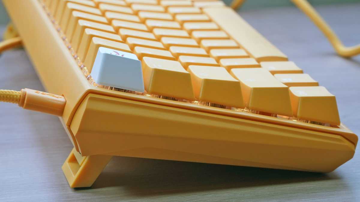 Ducky keyboard side