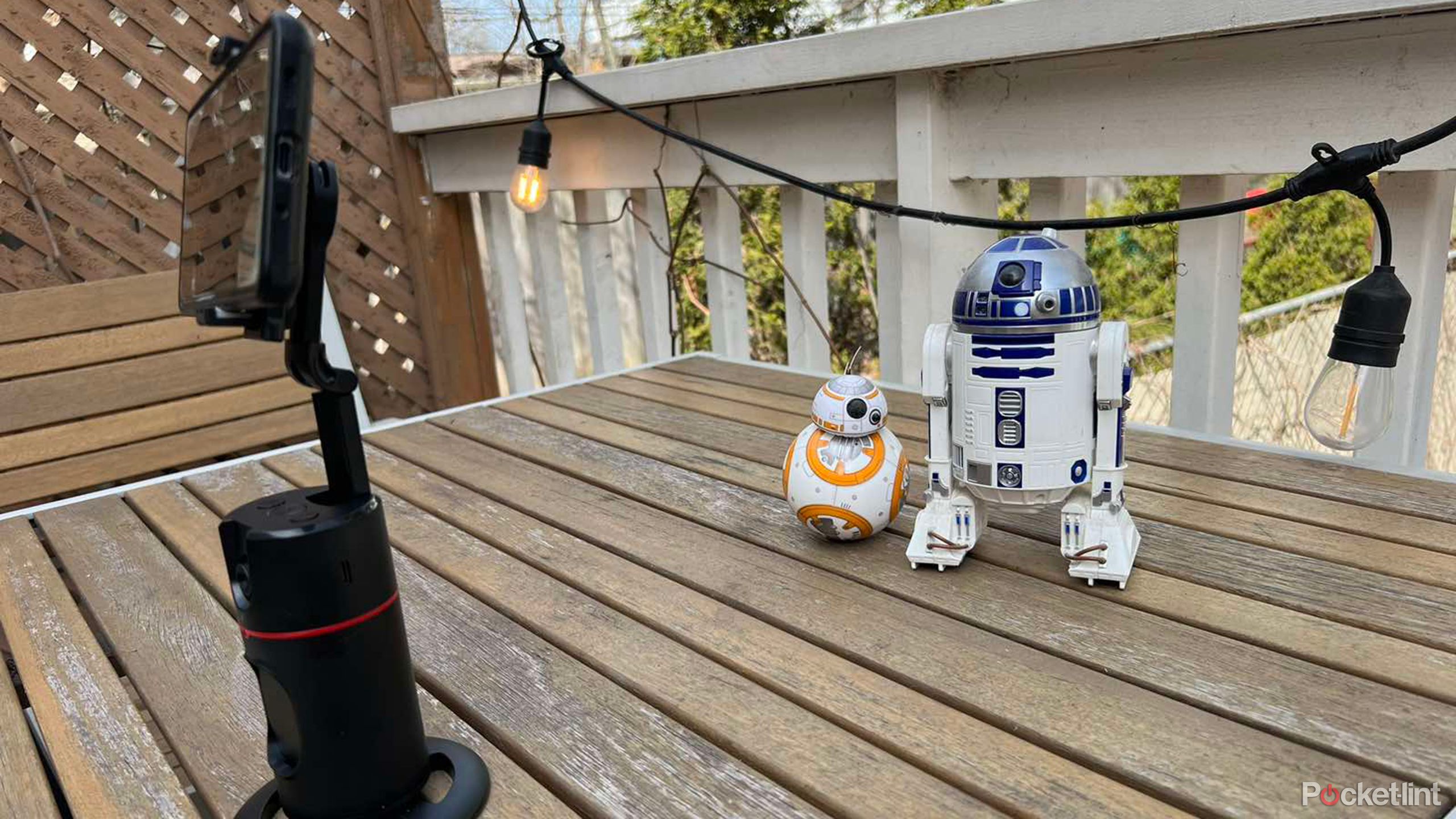 Afarer phone holder outside with droids