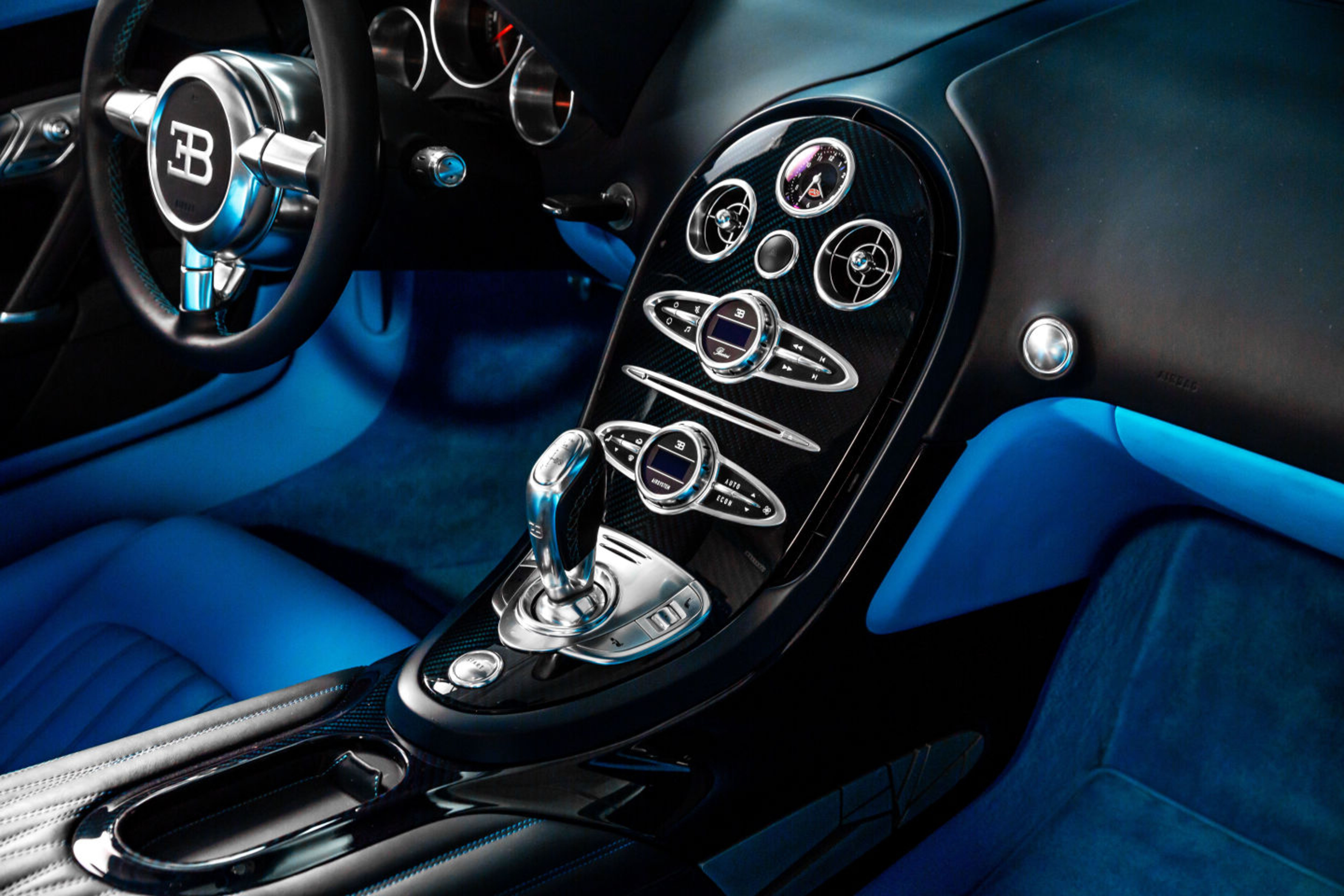 The theme of the exterior paintwork carries through to the car’s interior