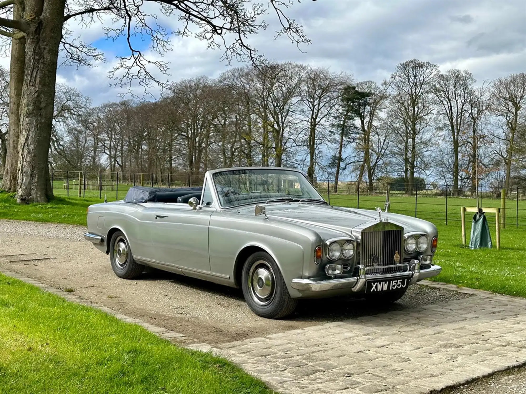 A 1971 Rolls-Royce Corniche Convertible which is expected to fetch between £50,000 – £60,000
