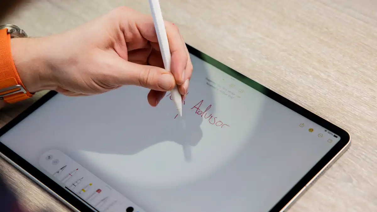 Apple Pencil on the 2022 iPad Pro