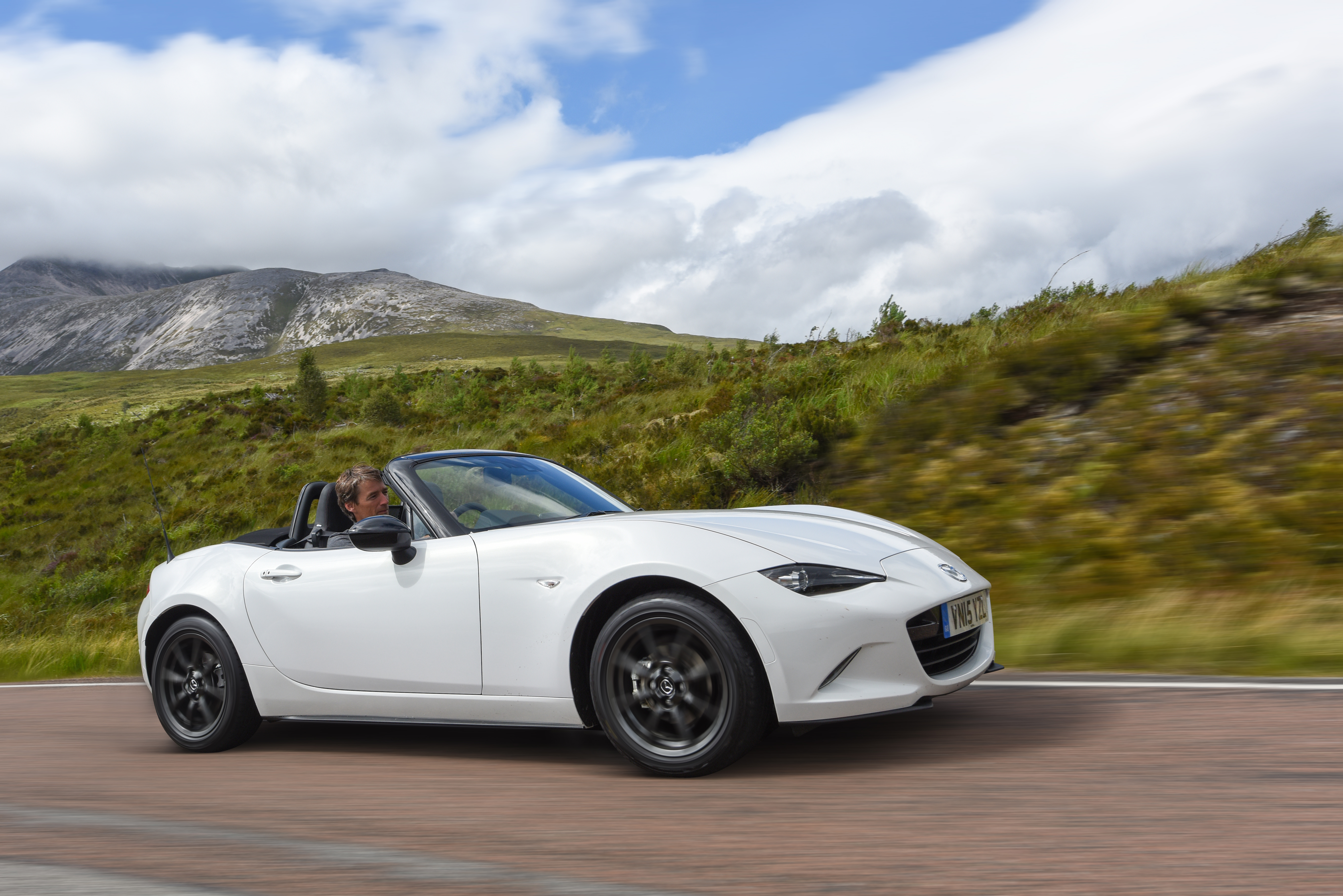 Car experts have shared their picks for the best convertibles you can buy for under £5,000