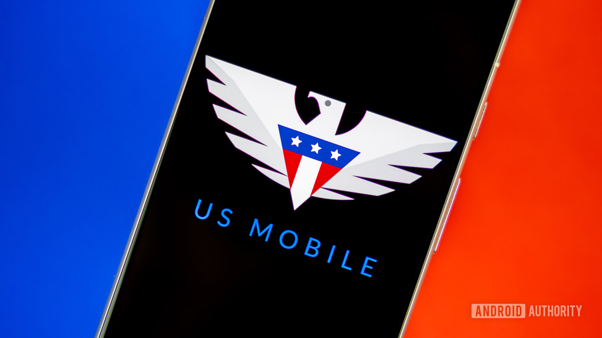 US Mobile logo on smartphone stock photo (3)