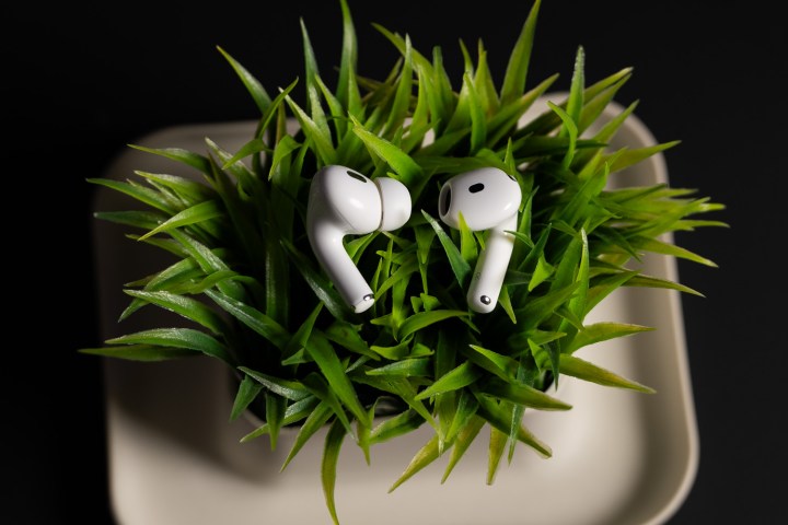 Apple AirPods 4 with ANC