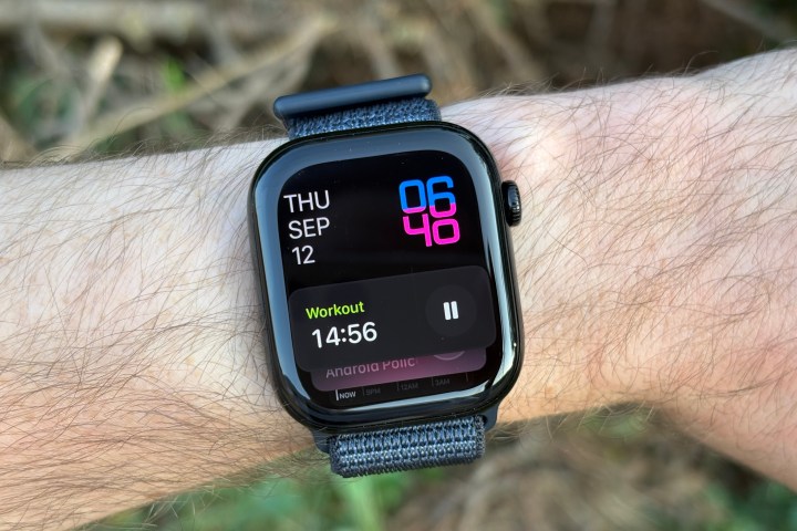 Smart Stack on the Apple Watch Series 10.