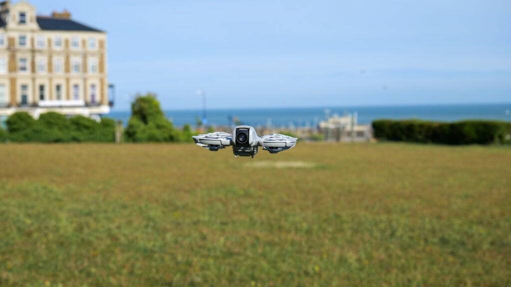 dji neo in flight