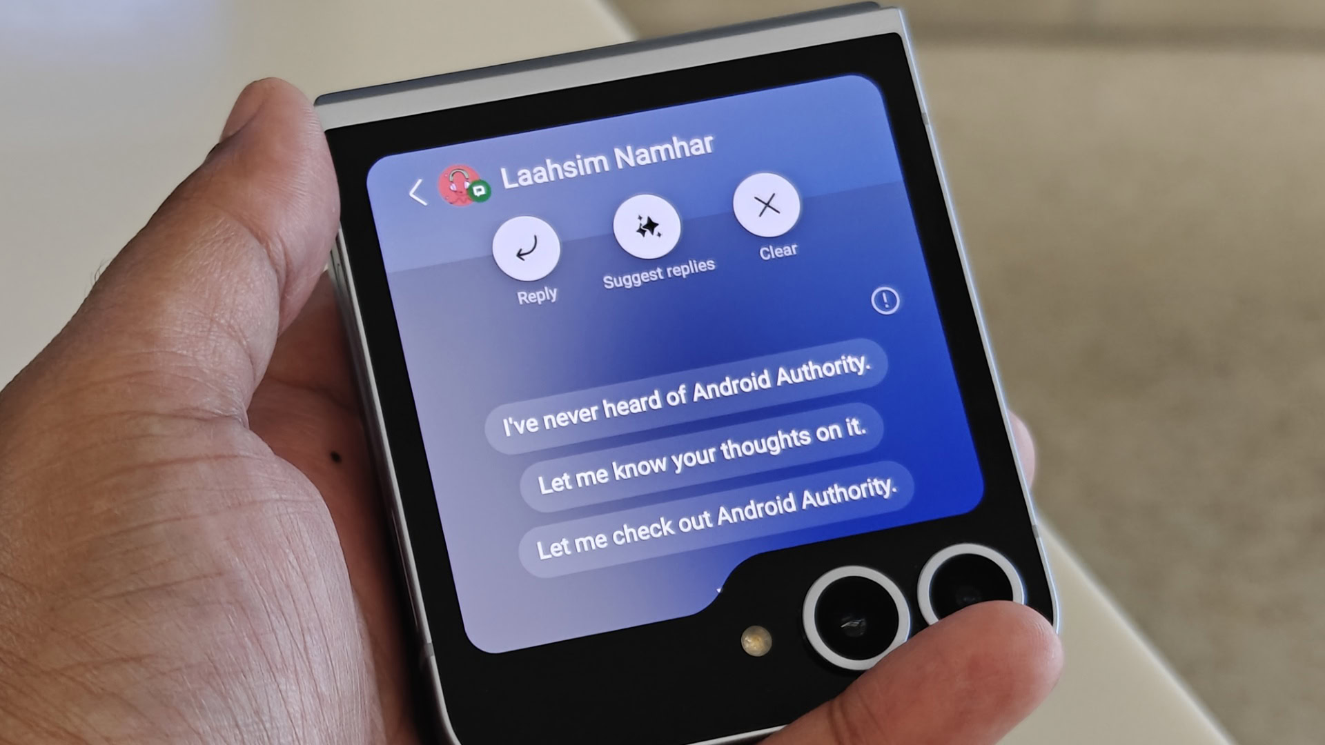 Suggested replies on Samsung Galaxy Z Flip 6 cover screen