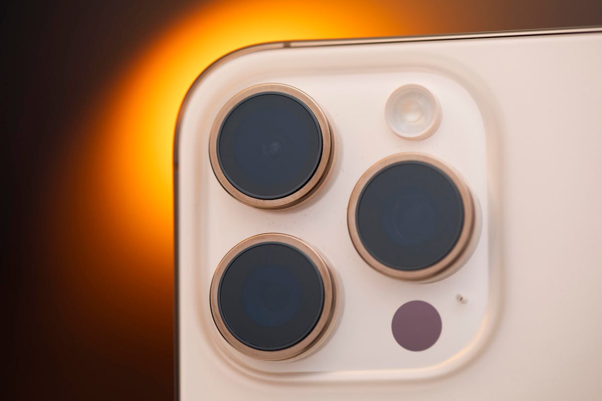 Apple's iPhone 16 Pro Max camera lenses