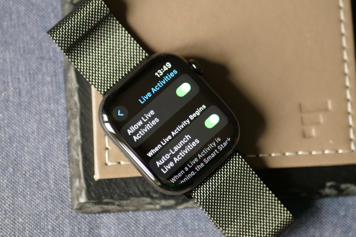 Live Activities settings on the Apple Watch Series 10.