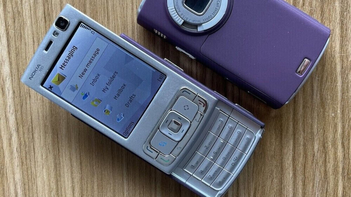 A Nokia N95.