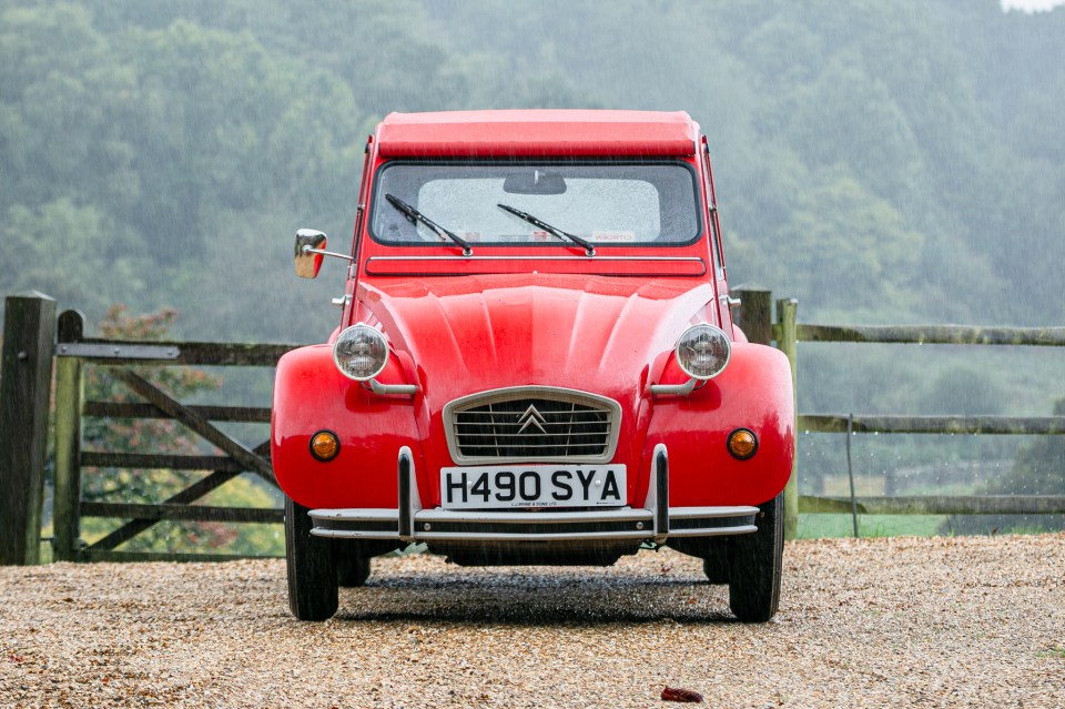 A time-warp Citroen which a father hid from his daughter for 15 years before unveiling it as a birthday present is tipped to sell for £20,000