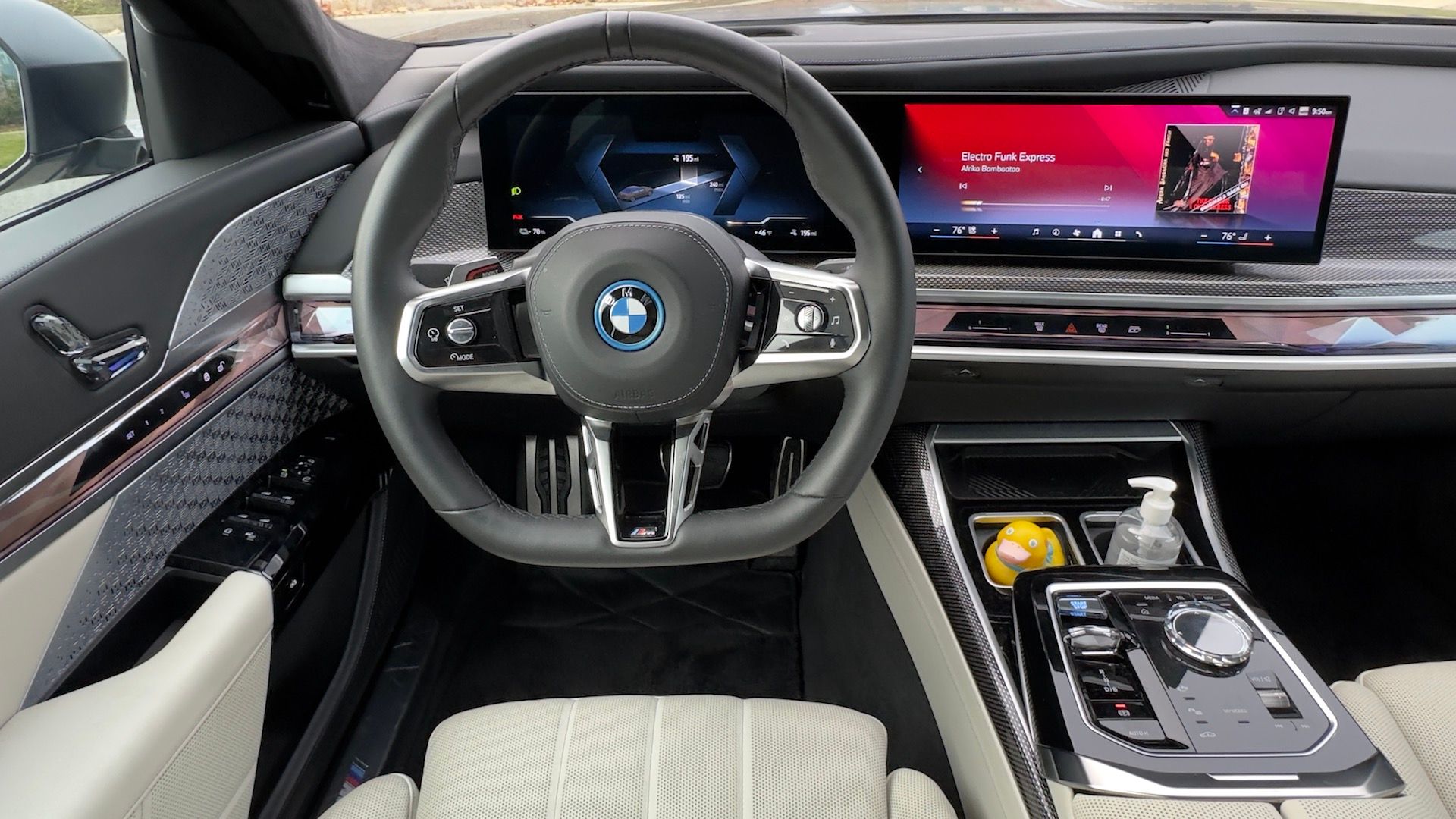 2024 BMW i7 Interior Driver View