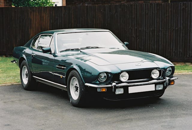 aston martin v8