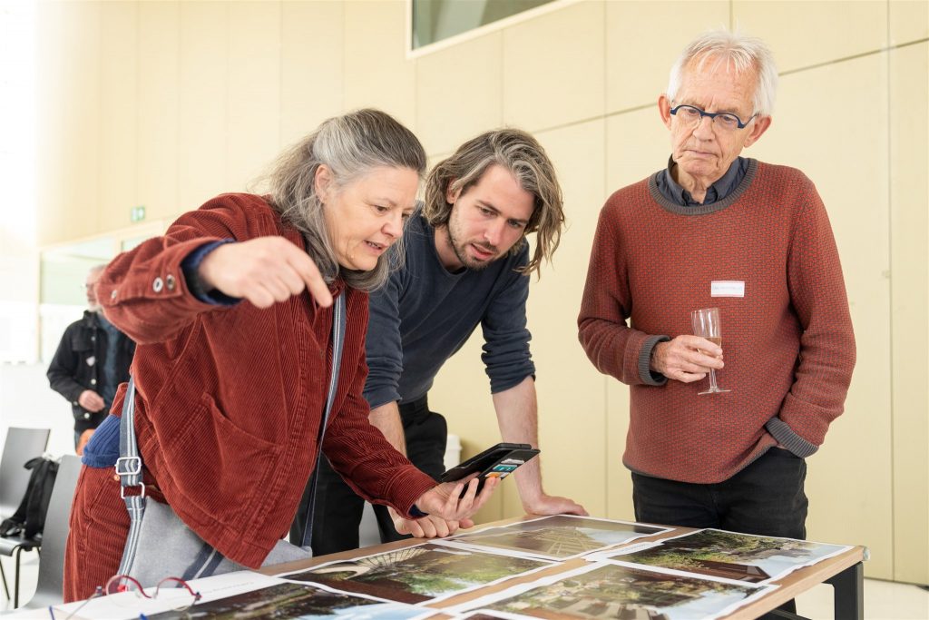 Bewoners De Wasserij (Antwerpen) op de wooncoop algemene vergadering 2025, in Sint-Niklaas