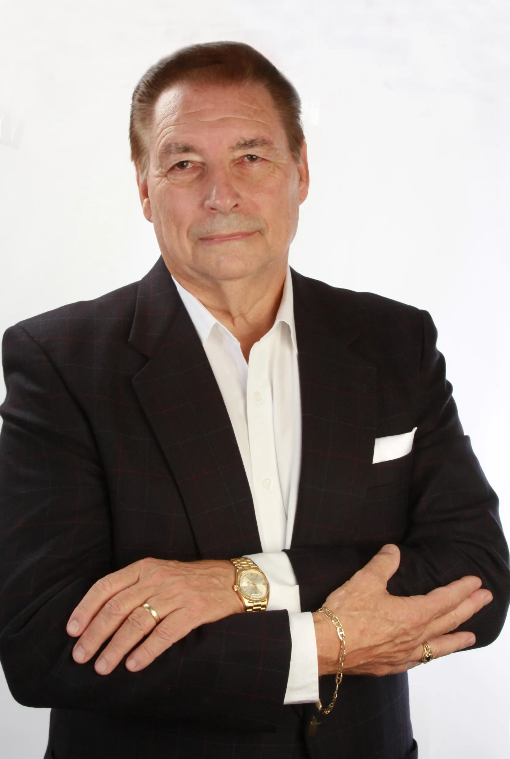 Author Gary Smith