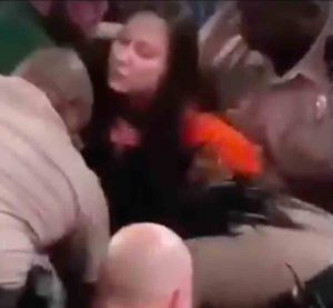 woman-slaps-cop-4-cops