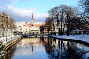 1200px-Boras Hitta bästa flyttfirman i örebro