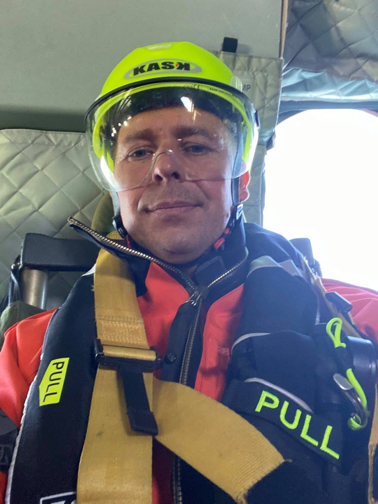 Lars Rue brandmand i redninghelikopter. Førstehjælp Om os