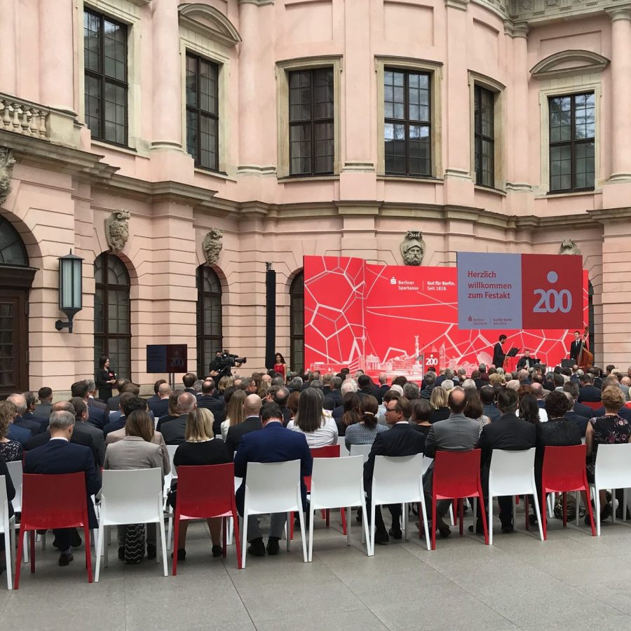 YAP_Event_Berliner-Sparkasse-200-Geburtstag_DeerBLN_TapeOver_Intro