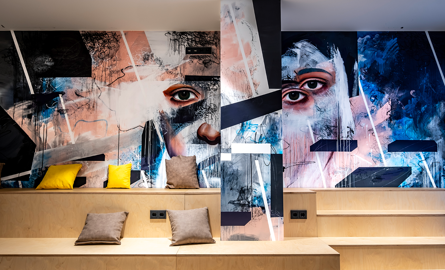 YAP_Mural_Interior_HR-Group_Vienna-House-Easy-Wyndham_13