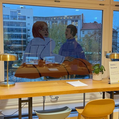 YAP_Schaufenster_Dokumentationszentrum-Flucht-und-Vertreibung_Vikunia-Illustration_05