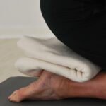 Om Patanjali yoga - knæstilling