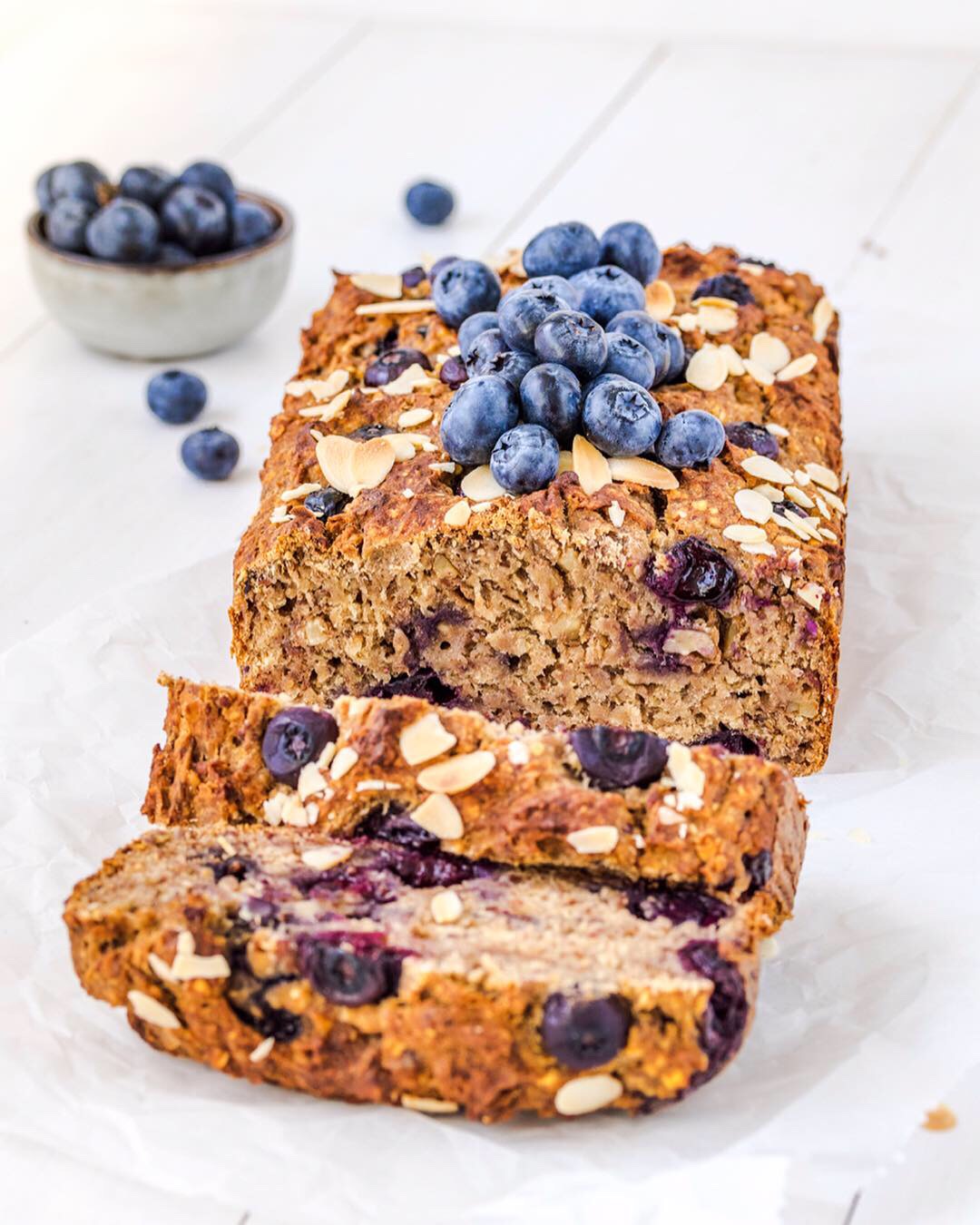 Vegan Banana Bread (sugar-free & oil-free)