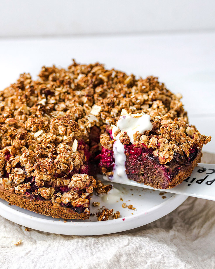 Vegan Berry Chocolate Crumble Cake