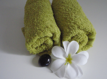 Service-Massage-1-groene handdoeken massageolie