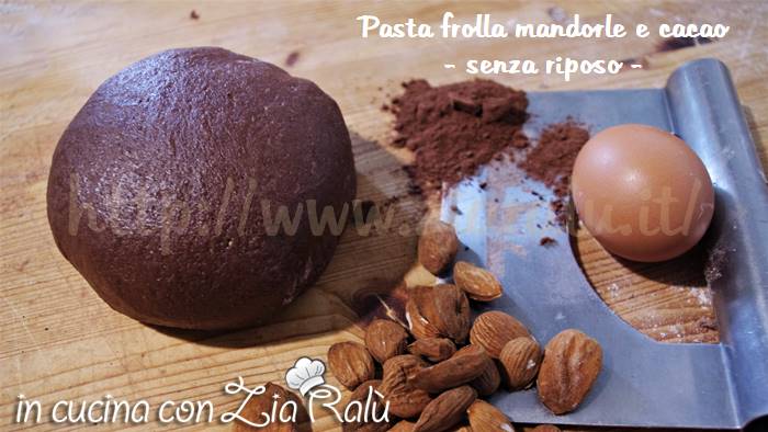 Pasta frolla alle mandorle e cacao - senza riposo